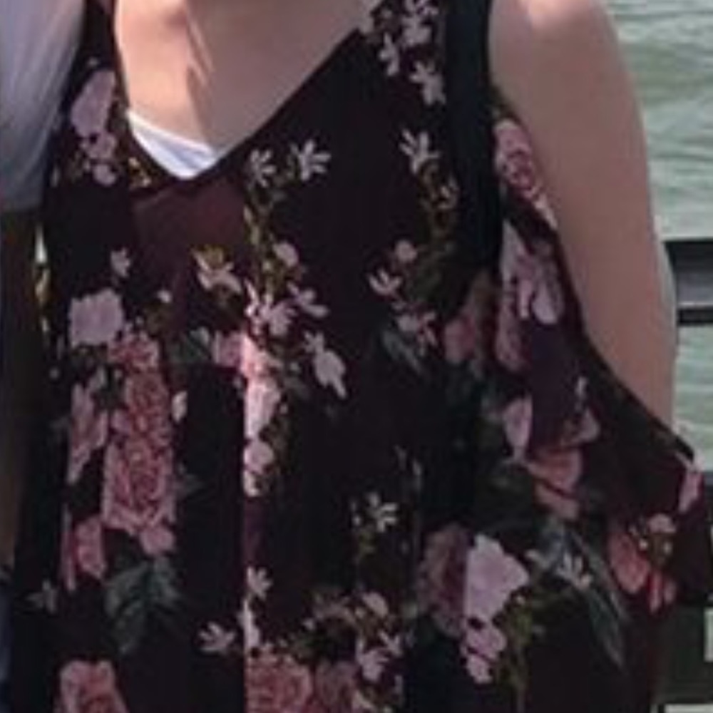 American Eagle floral top